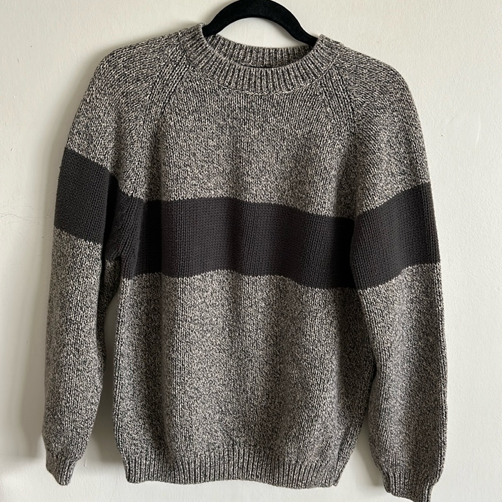 Skyr vintage heathered grey sweater
